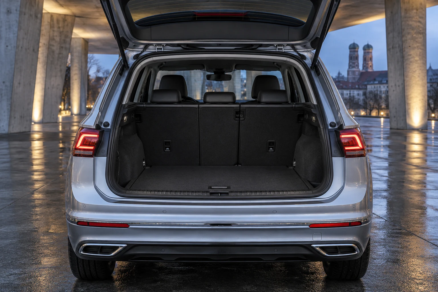 Volkswagen Tiguan — vehicle details / 4